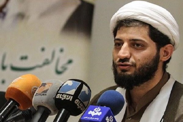 درمان فساد وابسته به امر به معروف و نهی از منکر مسئولین است