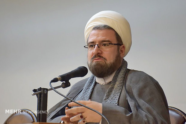 ساده زیستی ترجمان زندگی روحانیان و مدیران باشد/ضرورت دوری از غرور