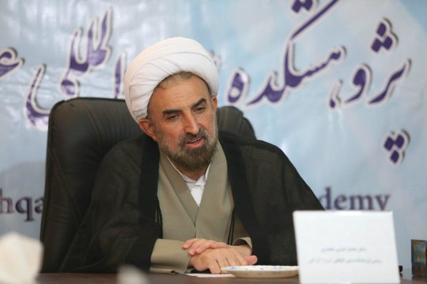 حرکت برمبنای عقلانیتِ شریعت محور مبنای موضع­ گیری­های نخبگان باشد