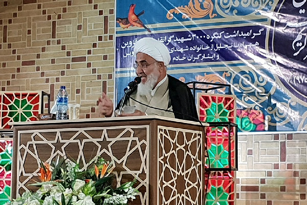 رفتارهای قرآنی باید در نظام اسلامی جاری و ساری باشد