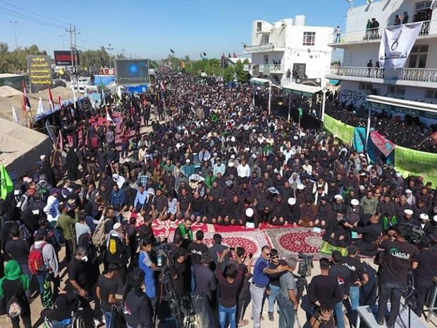 طولانی ترین نماز جماعت هماهنگ جهان در طریق الحسین اقامه شد