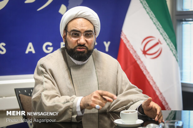 ائمه جماعات از مشاوران جوان بهره گیرند/ کارکردهای اجتماعی مسجد